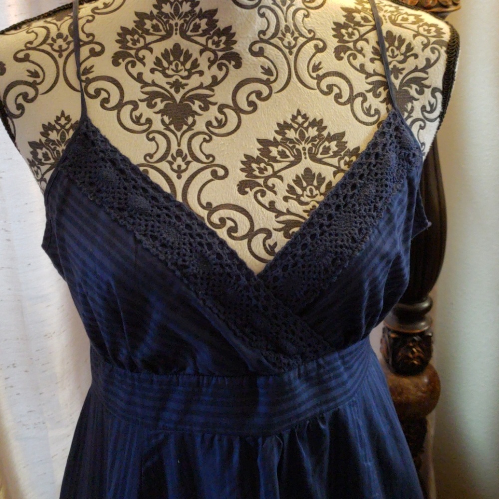 Dress - Picture 3 of 4